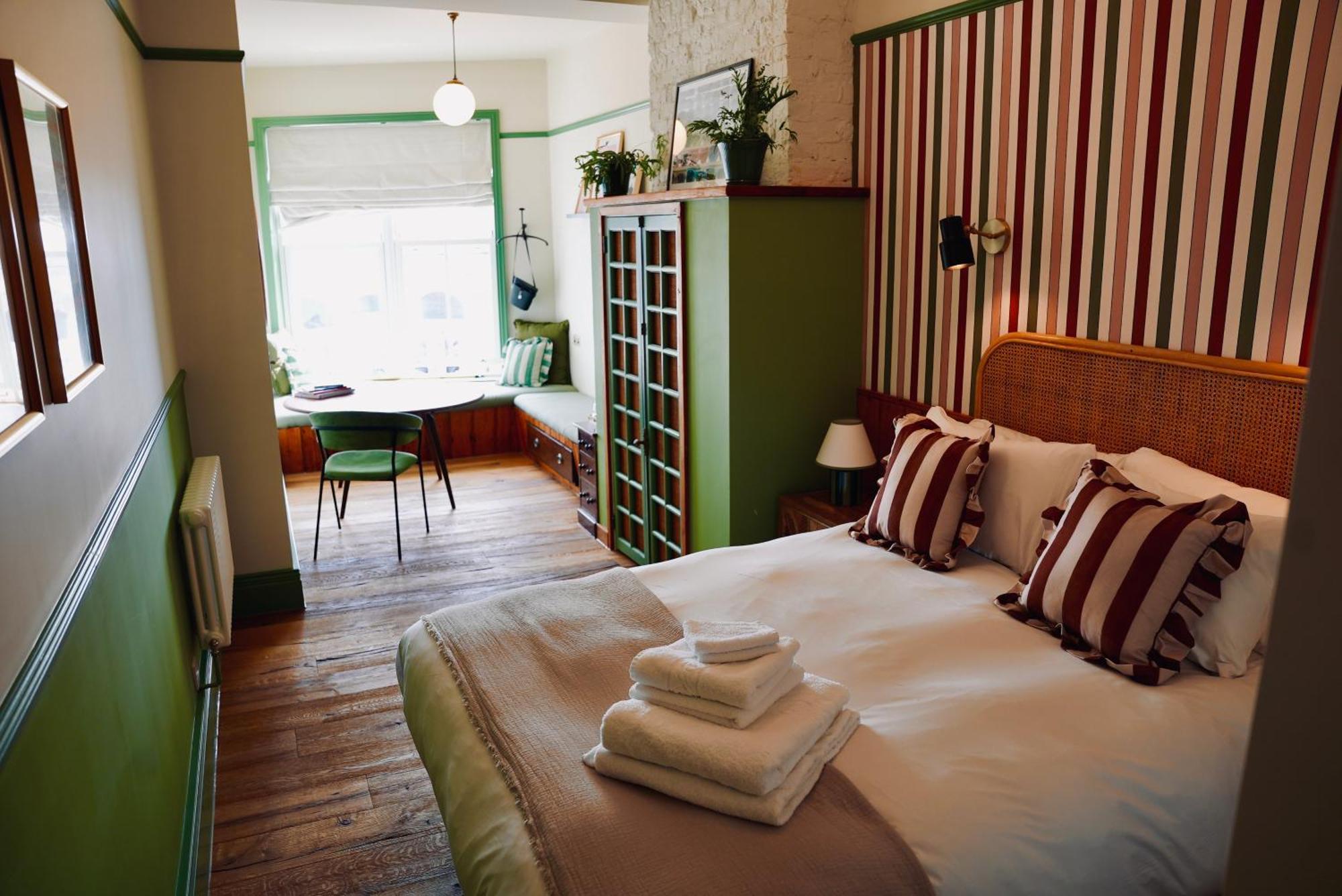 The London & Paris Hotel フォークストン エクステリア 写真